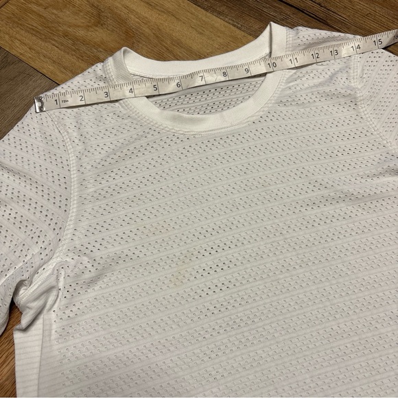 Lululemon Breeze By Shirt Women's White Long Sleeve Breathable Run Top Gym - Picture 5 of 9